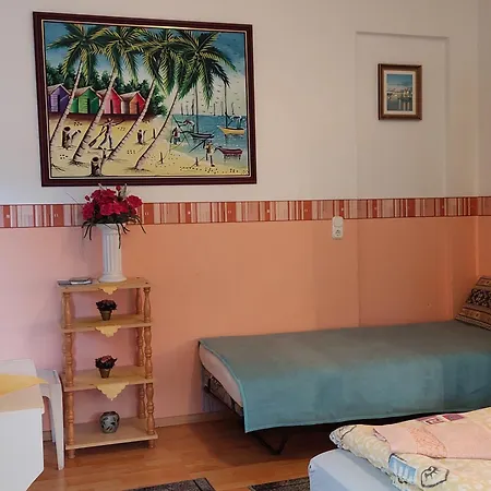 Takacs-haz Апартаменты *