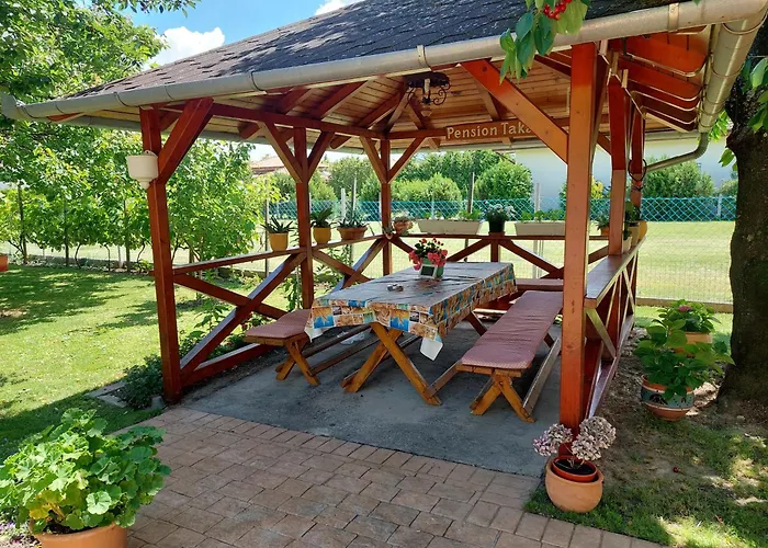 Takacs-haz * Gyenesdiás